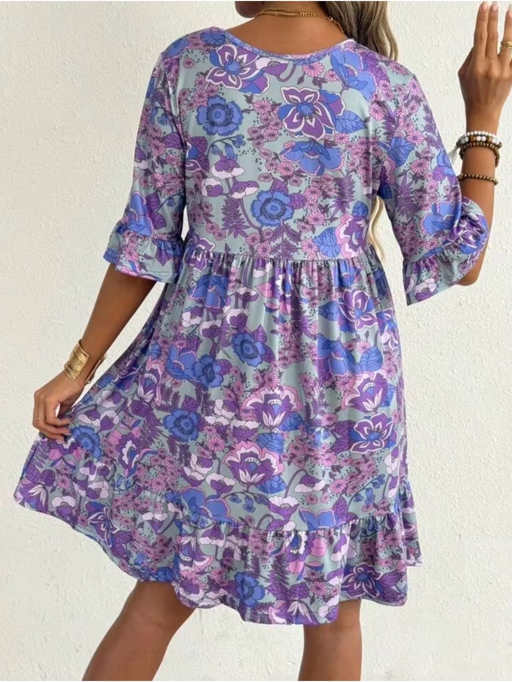 Women’s Lavender Floral V-Neck Tiered Dress - Picture 2 of 3